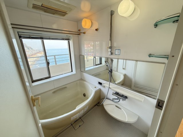 アルファステイツ塩屋駅前シーサイドテラスの浴室