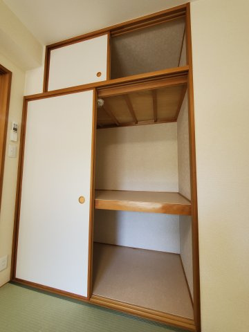 ダイアパレス草加　ヴィラ・リゾートの収納|小物を収納するのに便利です