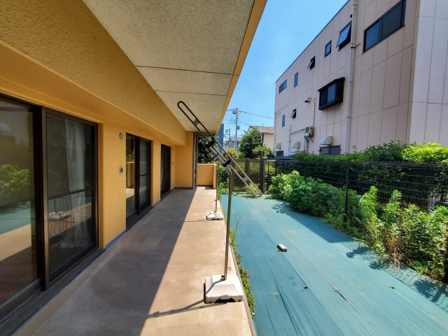 ダイアパレス草加　ヴィラ・リゾートのバルコニー|陽当たり良好なバルコニーです