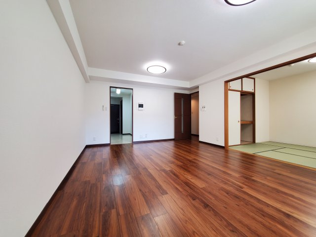 ダイアパレス草加　ヴィラ・リゾートの居間・リビング