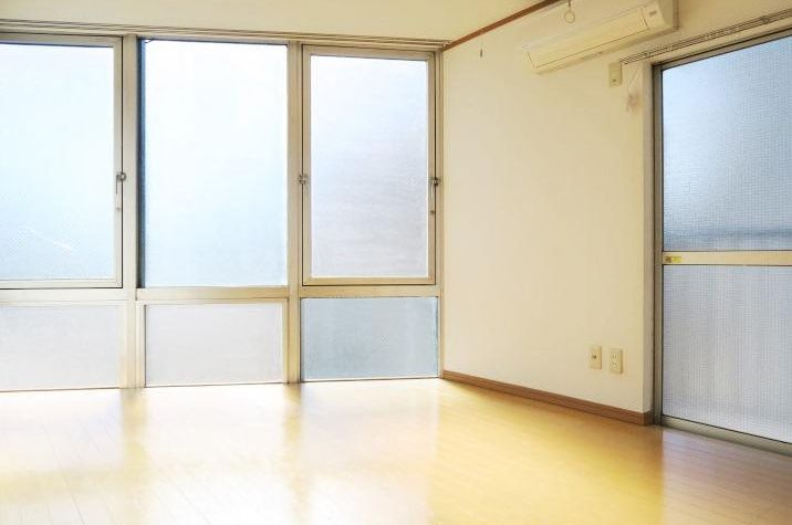 KTビルの洋室