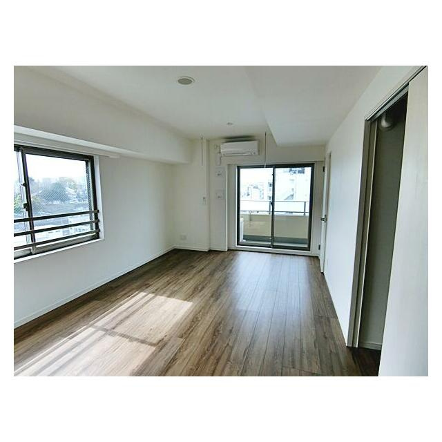 グランデュール富士の居間・リビング