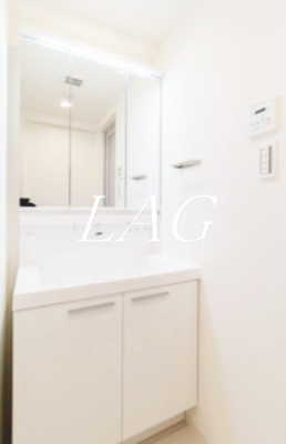 【洗面所】 | ヴァロータ氷川台 | 独立洗面台です。