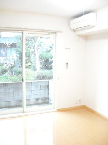 ルミエ－ル神明の居間・リビング