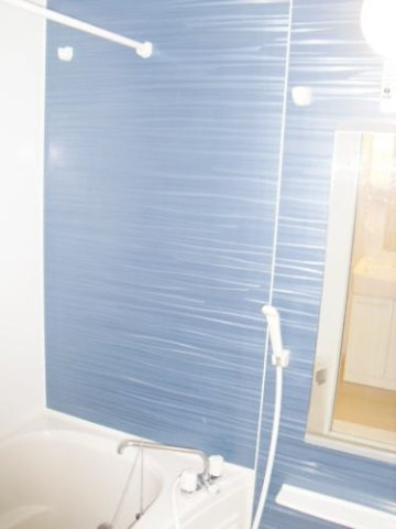 ルミエ－ル神明の浴室