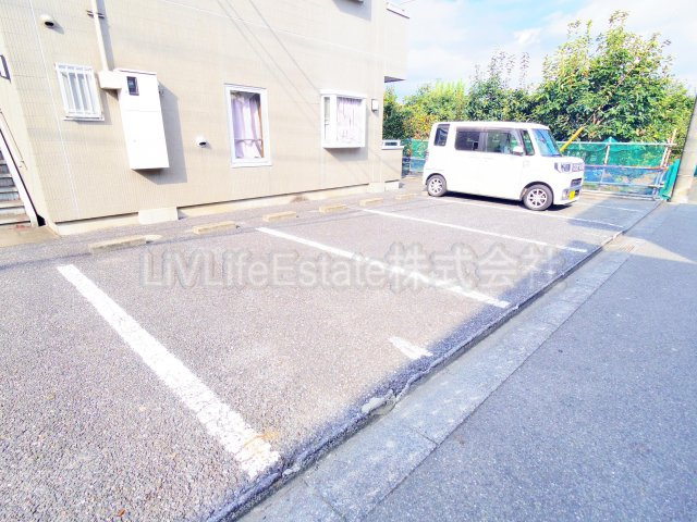 NEO　PUREJIOの駐車場