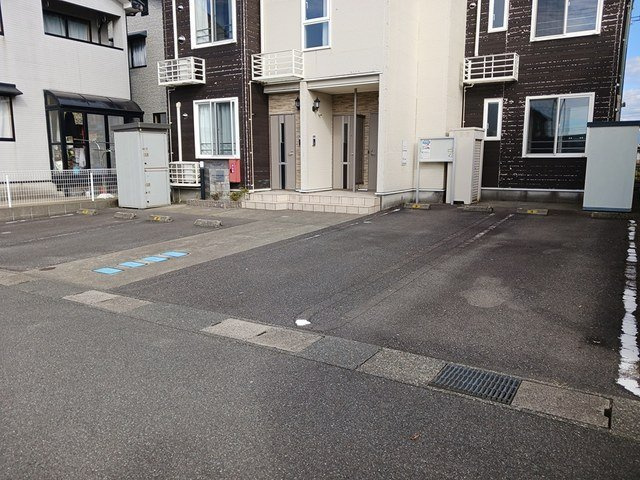 リアンメルヴェイユ　Ⅱの駐車場