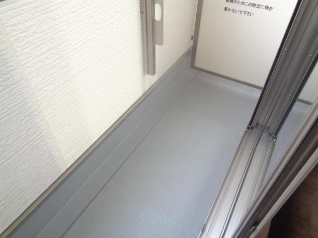 サンビレッジ府中のバルコニー|外からの目が気にならないバルコニーで洗濯物が干せます