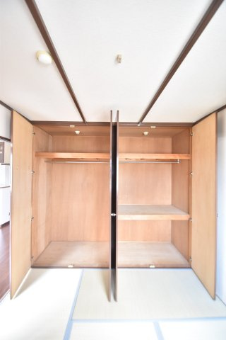 大阪市都島区中野町２丁目の賃貸マンションの収納