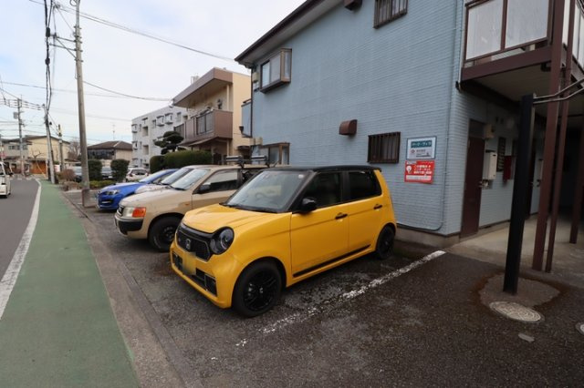 パークヴィラの駐車場