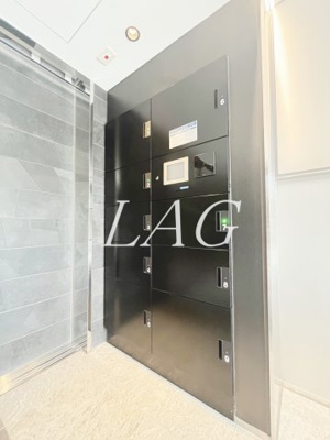 【その他共用部分】 | アヴァンカーサ三鷹 | 宅配ボックスです。