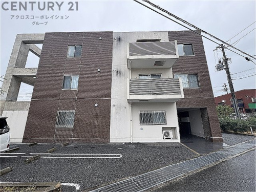 オートロックで外部の人間が簡単に出入りできないため安心です！