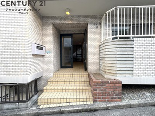 クレセント夙川のエントランス