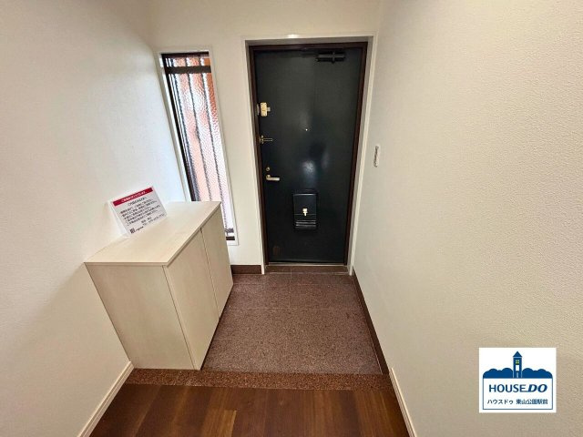 ペット可＆4LDK南向き住戸！三旺マンション藤森の玄関|スッキリとした清潔感のある玄関は、家の“顔”として毎日気持ちよく送り出してくれます