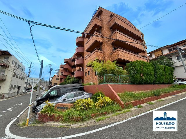ペット可＆4LDK南向き住戸！三旺マンション藤森の外観|是非内覧にお越し下さい！
内見ご予約随時受付中！
お問い合わせをお待ちしております