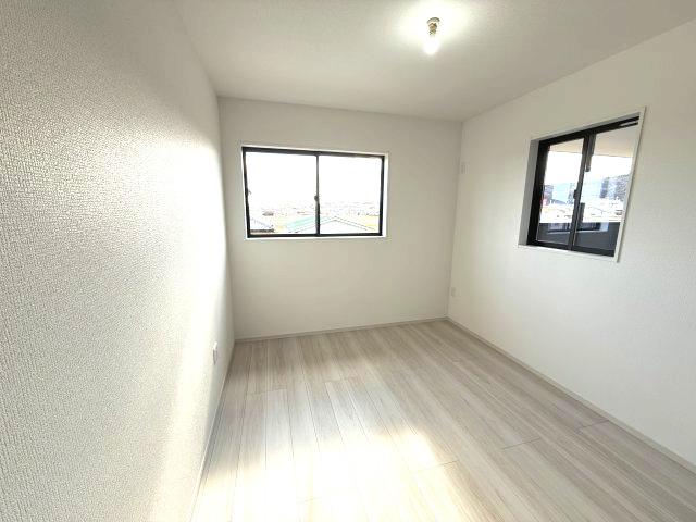 アーバンスタイル渋川市石原１期　2号棟の洋室|２階洋室2です