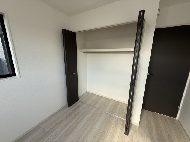 アーバンスタイル渋川市石原１期　2号棟の収納|2階洋室2収納です♪