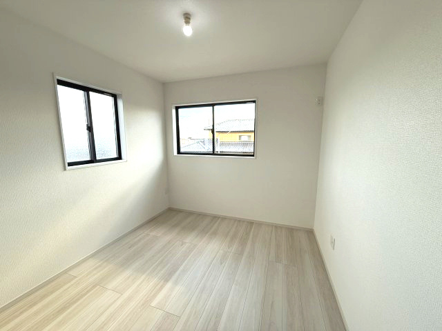 アーバンスタイル渋川市石原１期　2号棟の洋室|２階洋室３です