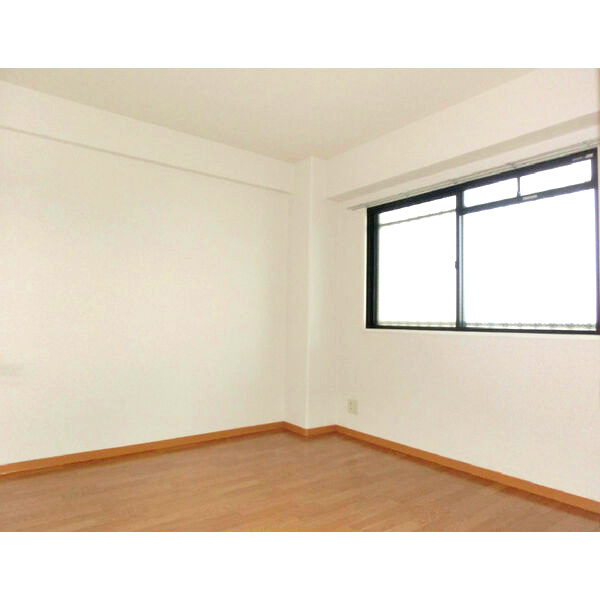 和泉市肥子町２丁目の賃貸マンションの洋室|ゆったりとした居間です