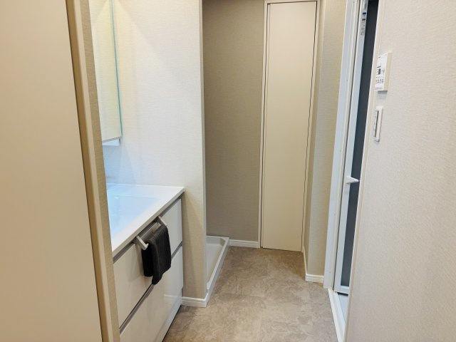 マクシスタワーズアーバンデュオの脱衣所|～グレージュ×ホワイトの清潔感ある脱衣所～