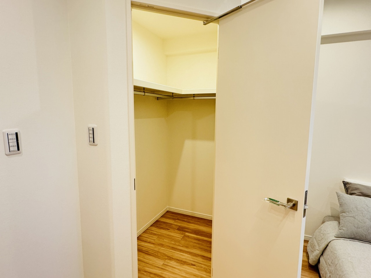 マクシスタワーズアーバンデュオの収納|～ウォークインクローゼットでお荷物がスッキリ収まります～