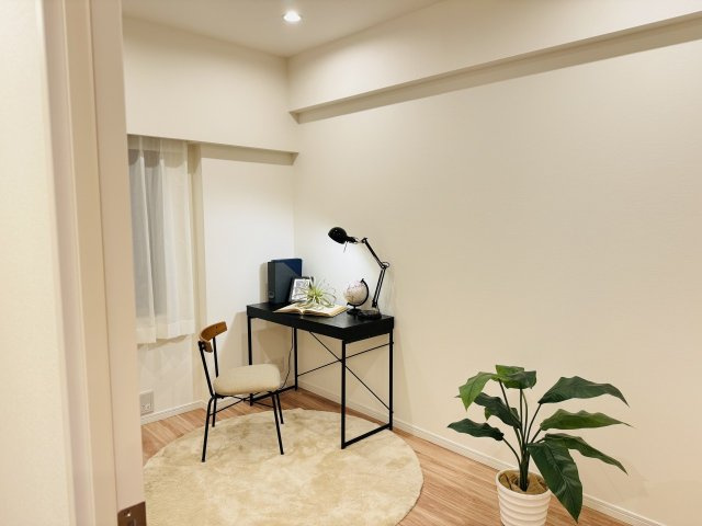 マクシスタワーズアーバンデュオの子供部屋|～6.0帖の洋室です～