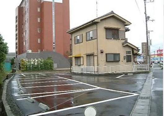守山市播磨田町の住宅付店舗戸建