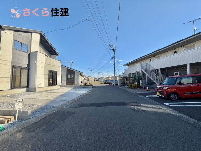 ～LIGARE～小山市城西2期　３号棟の前面道路含む現地写真|南側公道6ｍ　車の通りが少ない為出入りもラクラクです。