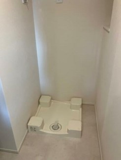 【設備】 | Brillia東中野StationFront | 室内洗濯機置き場。