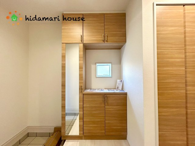 桶川市坂田10期　新築戸建　ブルーミング01の前面道路含む現地写真