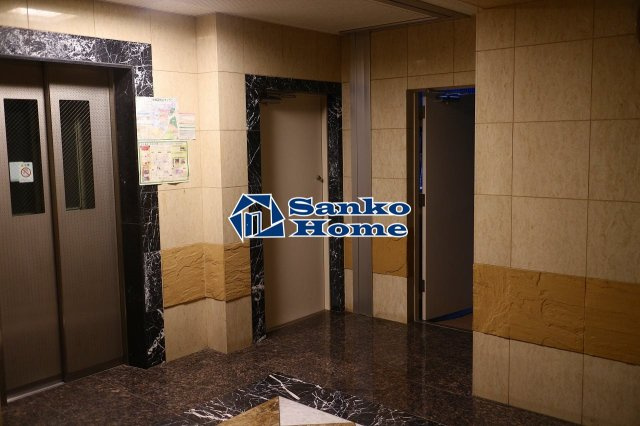 ガラ・ステージ京橋のエントランス