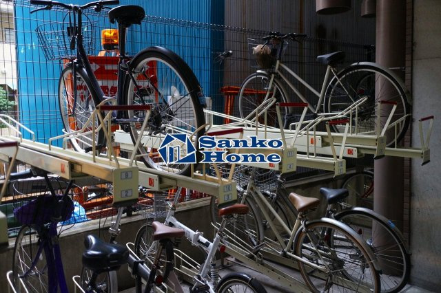 ガラ・ステージ京橋の駐車場