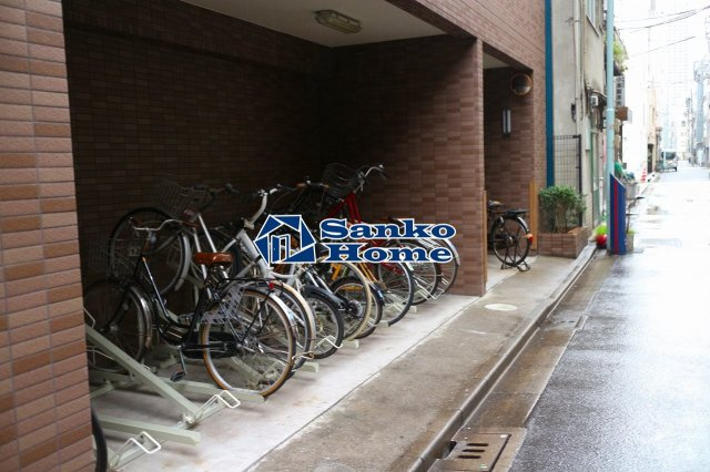 ガラ・ステージ京橋の駐車場