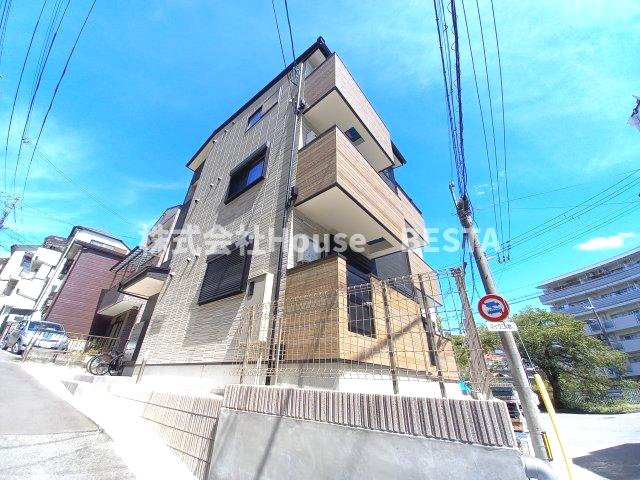 NET-K大倉山アークの外観