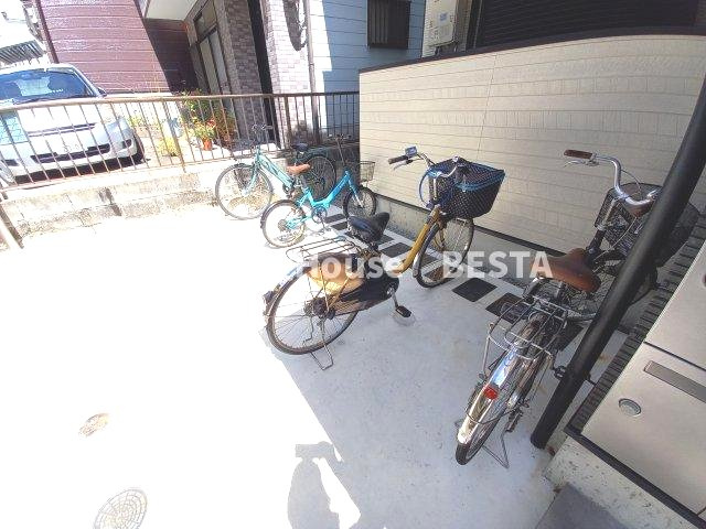 NET-K大倉山アークの駐車場