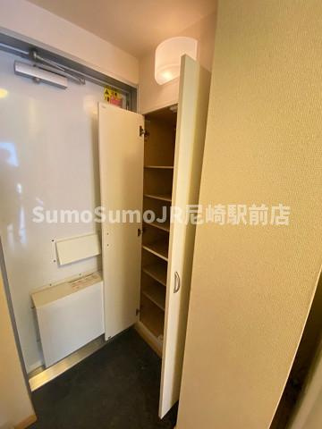 リバーウエストAの玄関|落ち着いた玄関です