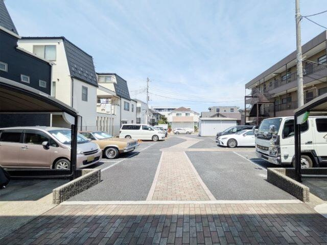 アネックス弐番館の駐車場