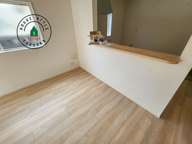 小郡市小郡第22-2棟（1号棟）の内観：施工例|ダイニングとリビングのメリハリが付けやすい空間設計になっています。