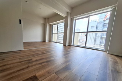 【洋室】 | エーデルハイム関目 | 洋室（約6.0帖）：バルコニーに面した明るいお部屋です。