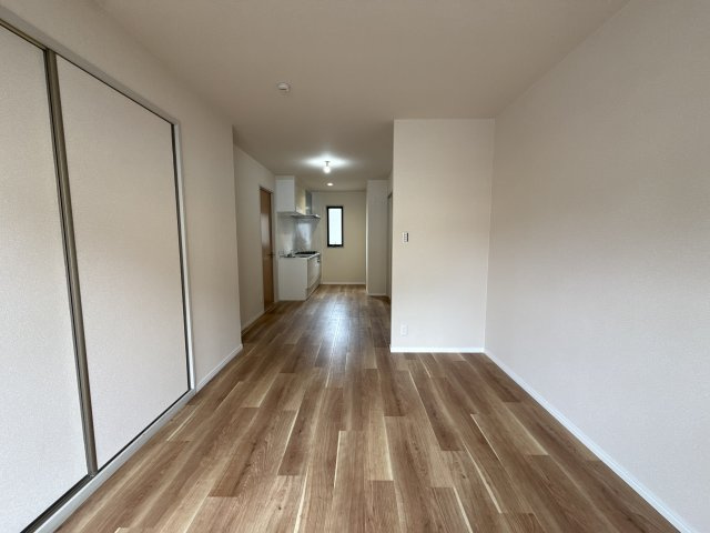 フォーレス佐土　B棟の居間・リビング