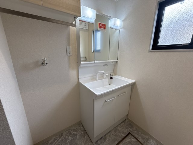 フォーレス佐土　B棟の洗面所