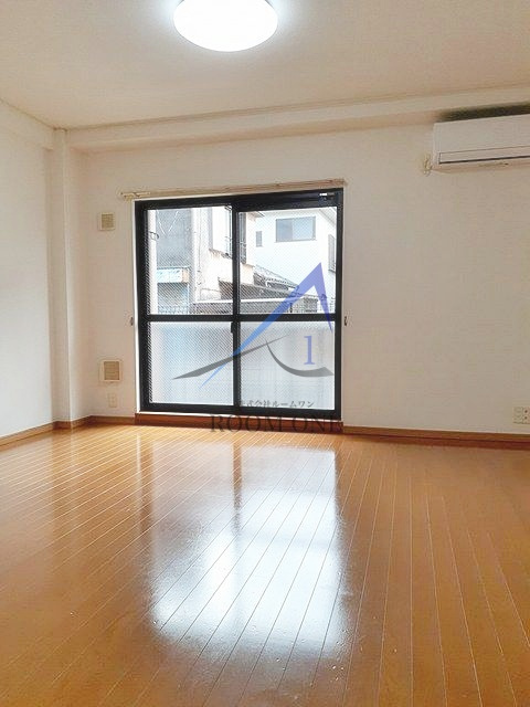 ラグナ　ステュディオの居間・リビング|洋室のお部屋です。