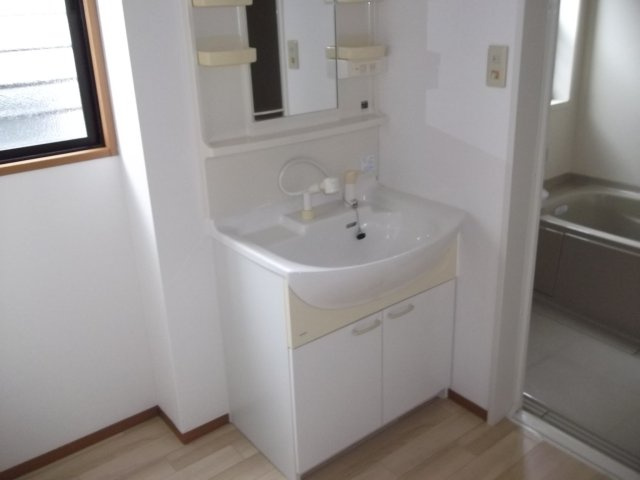  | 淡路市尾崎　四季の丘分譲地 | 洗面画像