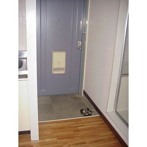 ハイツメモリーの玄関