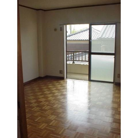 ハイツメモリーの居間・リビング