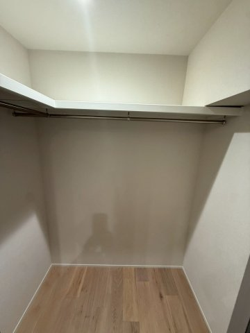 マンション広尾台の収納|ウォークインクローゼット
