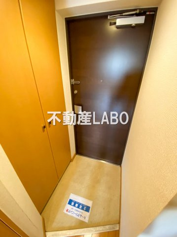 エステムコート難波WEST-SIDE大阪ドーム前の玄関