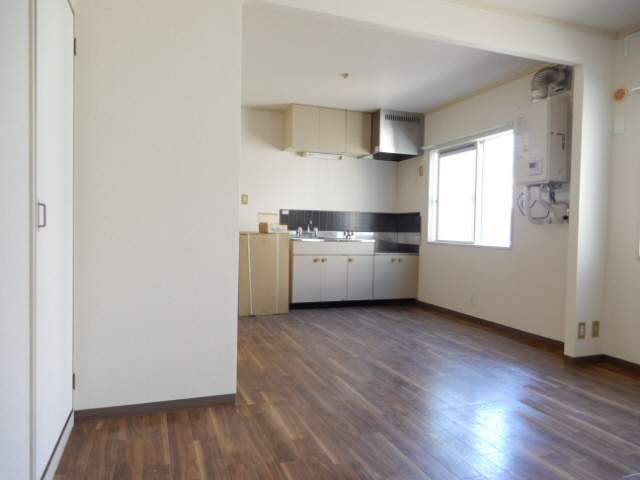 タウニィ高岡Ｂ棟の居間・リビング