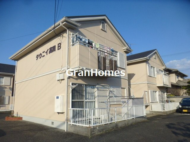 タウニィ高岡Ｂ棟の外観