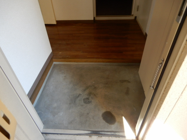 タウニィ高岡Ｂ棟の玄関